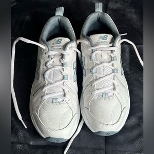 New Balance Women's White and Light Blue Athletic Sneakers